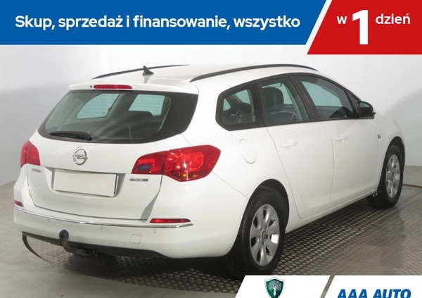 Opel Astra cena 30000 przebieg: 175786, rok produkcji 2014 z Tarnobrzeg małe 211